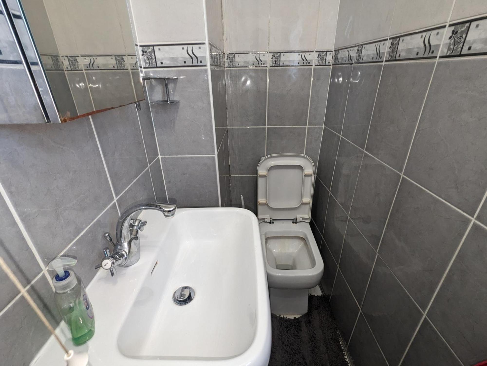 Stepney Green Self Contained Studio Londen