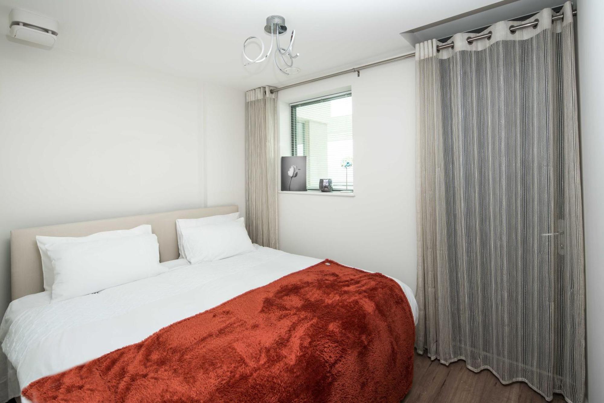 Canning Town -2 Bed Luxury