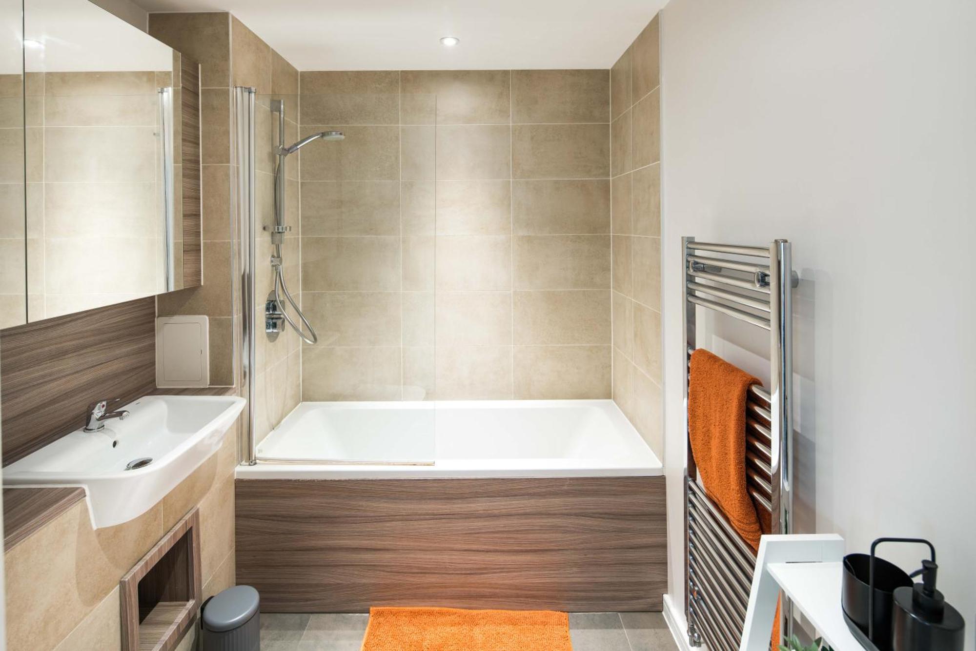 Canning Town -2 Bed Luxury *