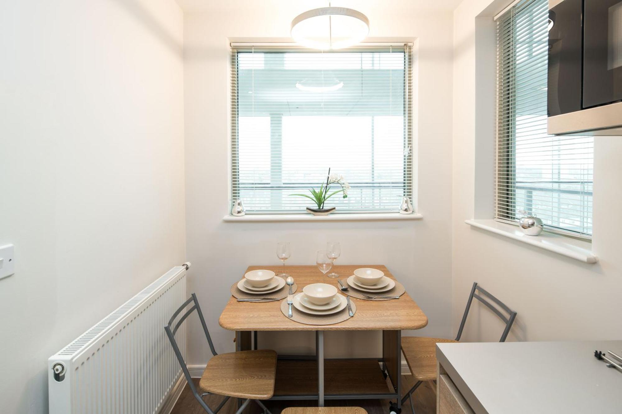 Canning Town -2 Bed Luxury *