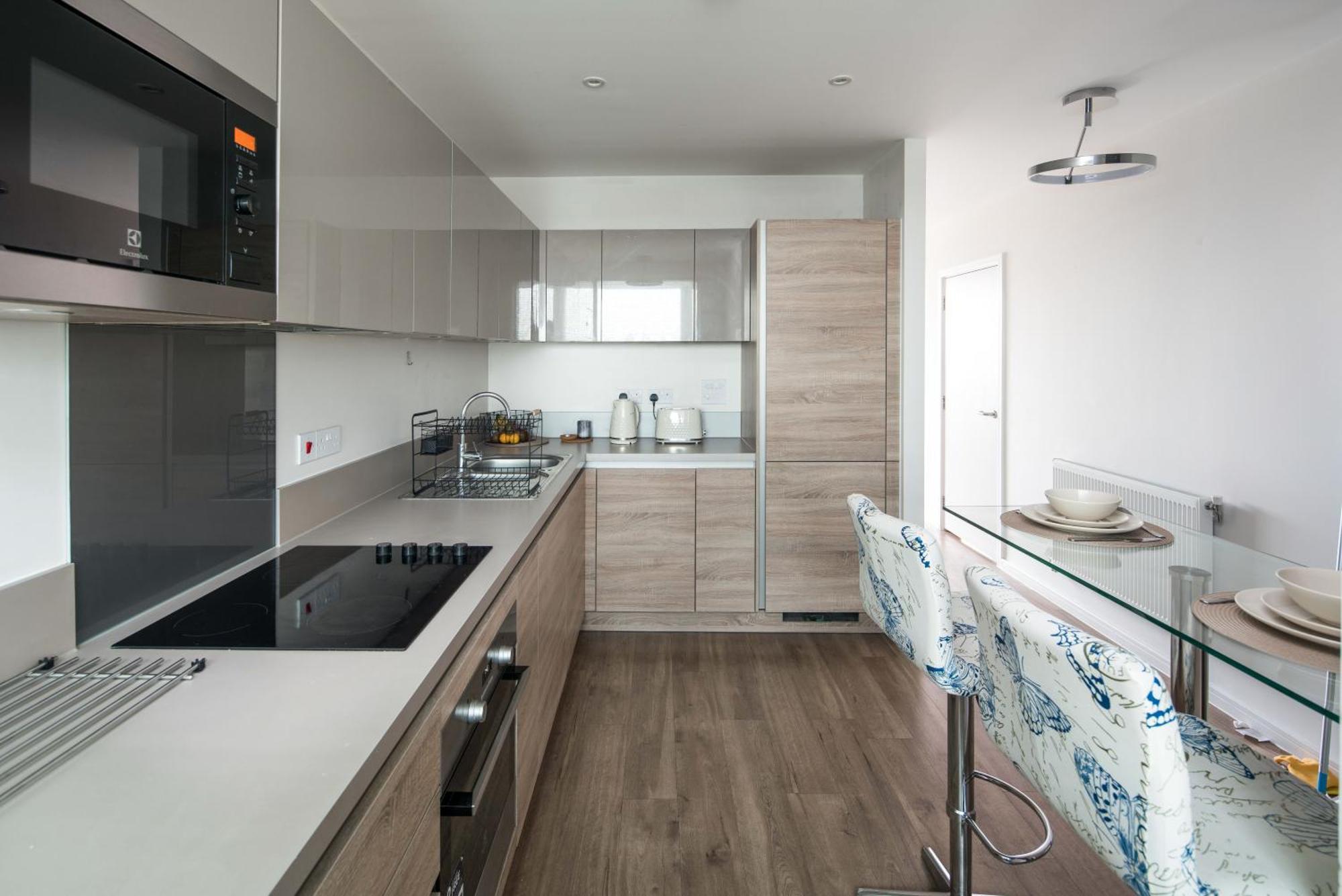 Canning Town -2 Bed Luxury *