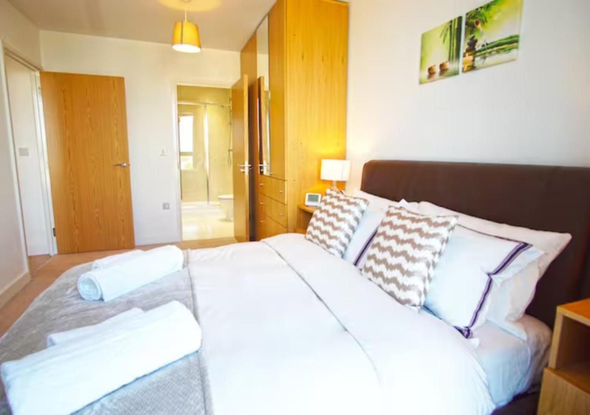 Apartment Deluxe Spacious 2br Flat Near Excel And O2 Arena *