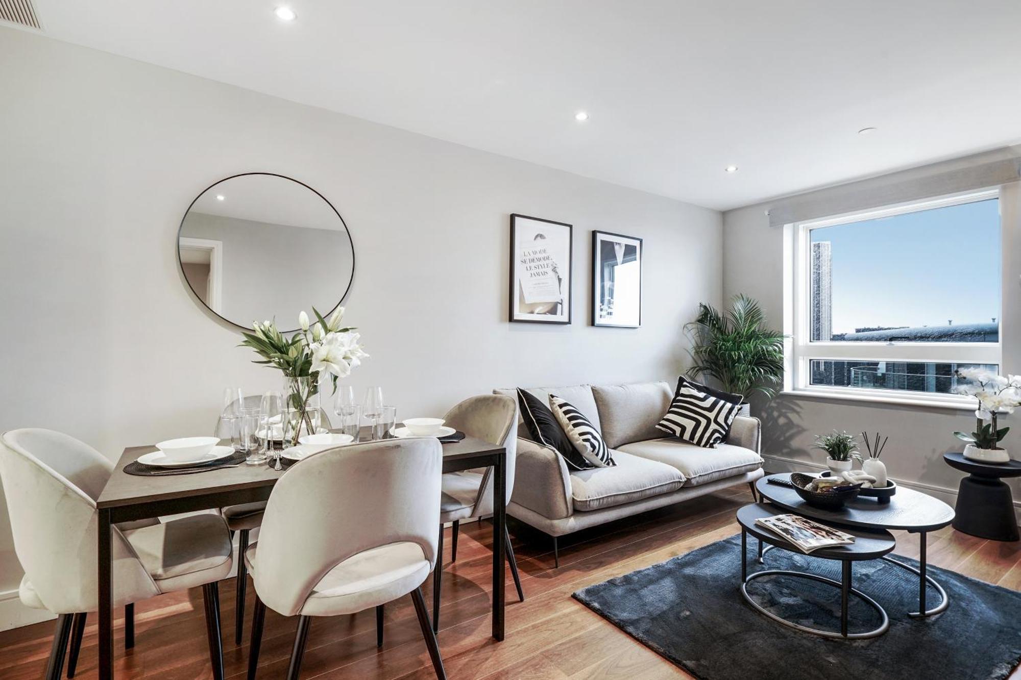 Appartement Stunning 2 Bed, 2 Bath High Rise Minutes From Canary Wharf *