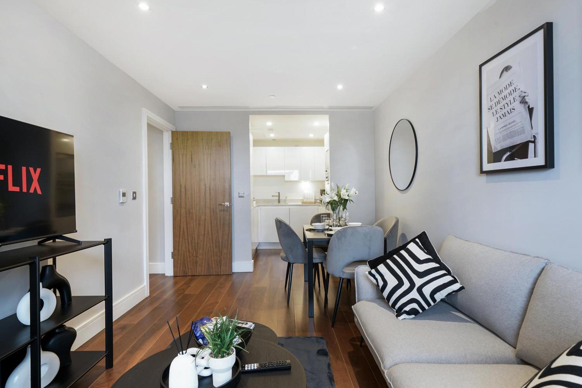 Appartement Stunning 2 Bed, 2 Bath High Rise Minutes From Canary Wharf Londres