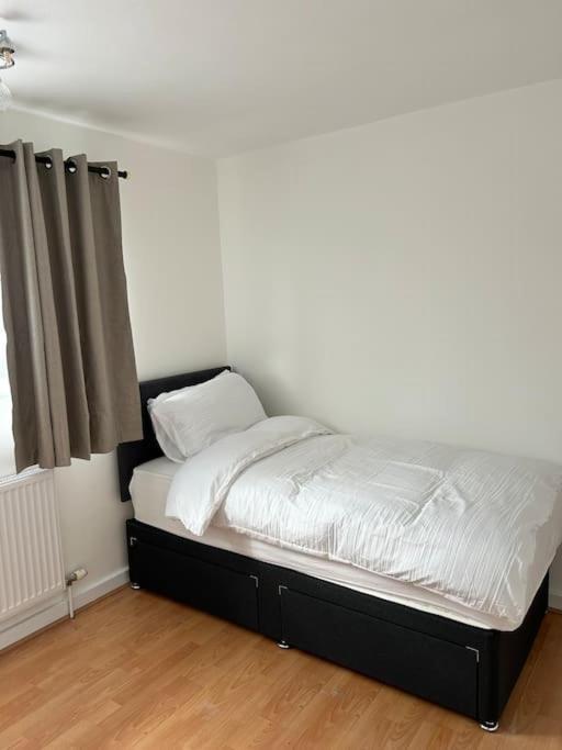 A Luxurious 3 Bed-terrance House Casa de férias Londres