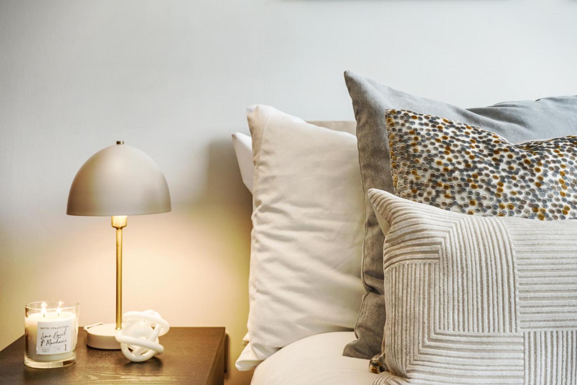 Appartement Stunning 2 Bed, 2 Bath High Rise Minutes From Canary Wharf *