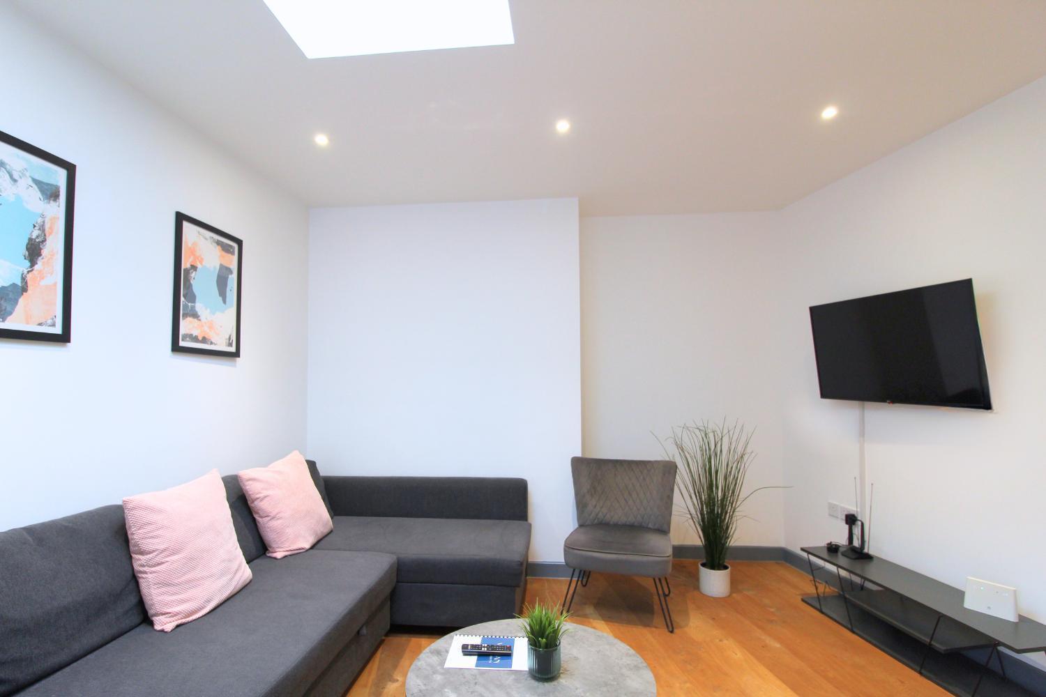 Canning Town By Viridian * Londen