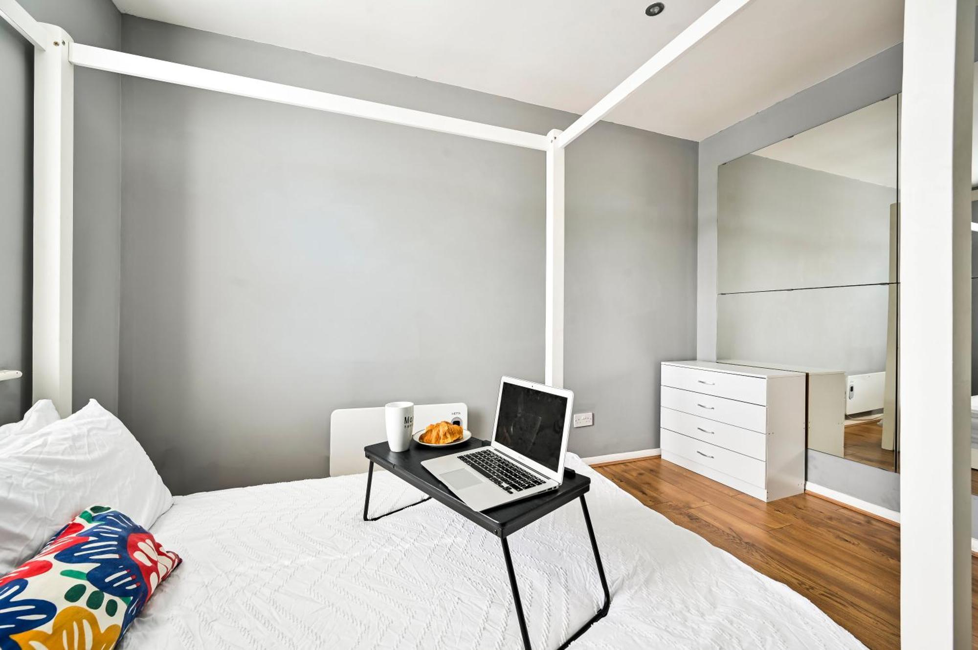 Cosy 1-Bed E15, Sleeps 4, 1 Min From Tube Station Near O2 Arena Londres