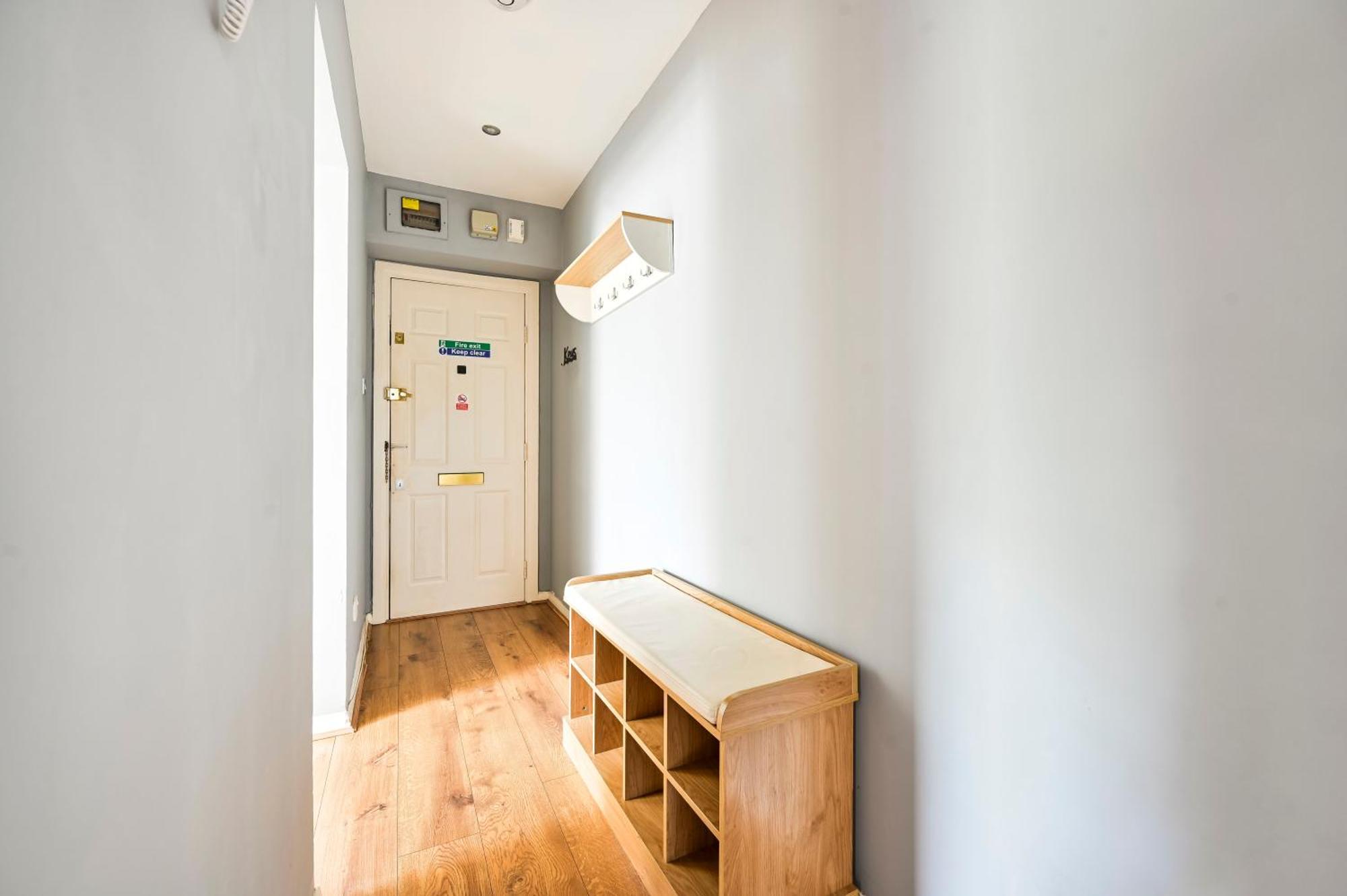 Appartement Cosy 1-Bed E15, Sleeps 4, 1 Min From Tube Station Near O2 Arena *