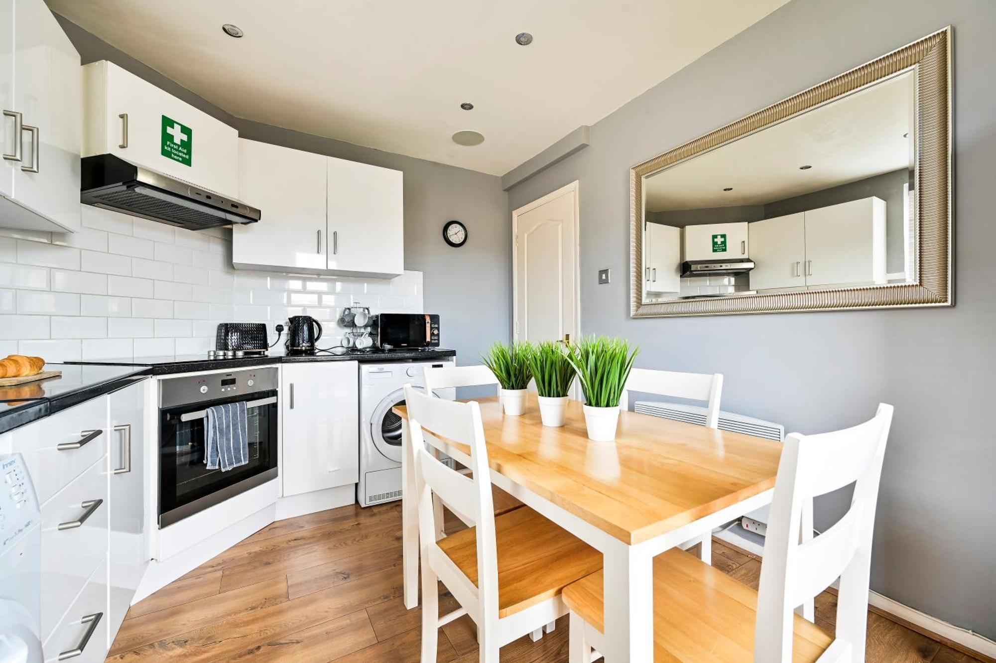 Appartement Cosy 1-Bed E15, Sleeps 4, 1 Min From Tube Station Near O2 Arena Londres