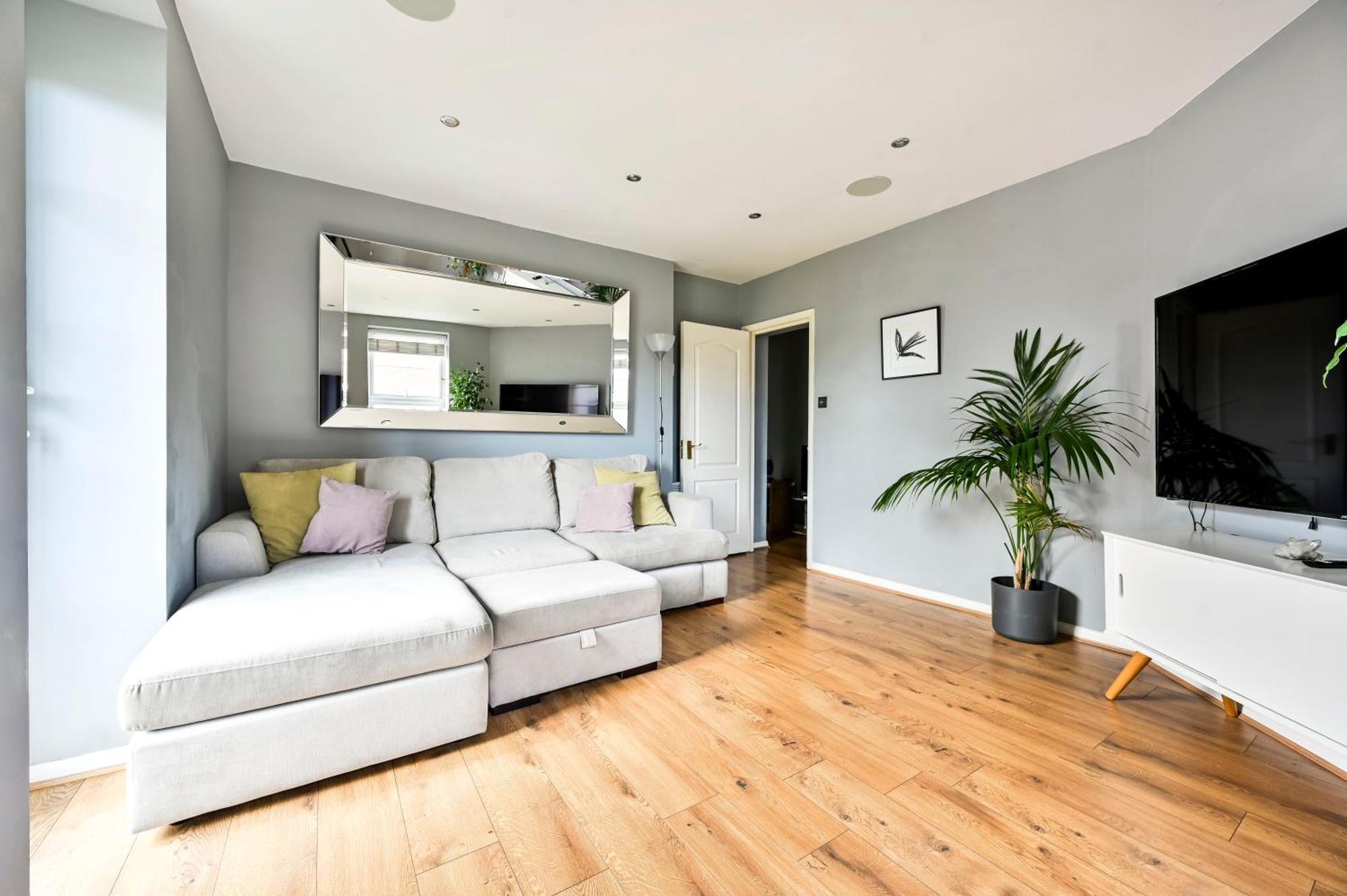 Cosy 1-Bed E15, Sleeps 4, 1 Min From Tube Station Near O2 Arena Londres