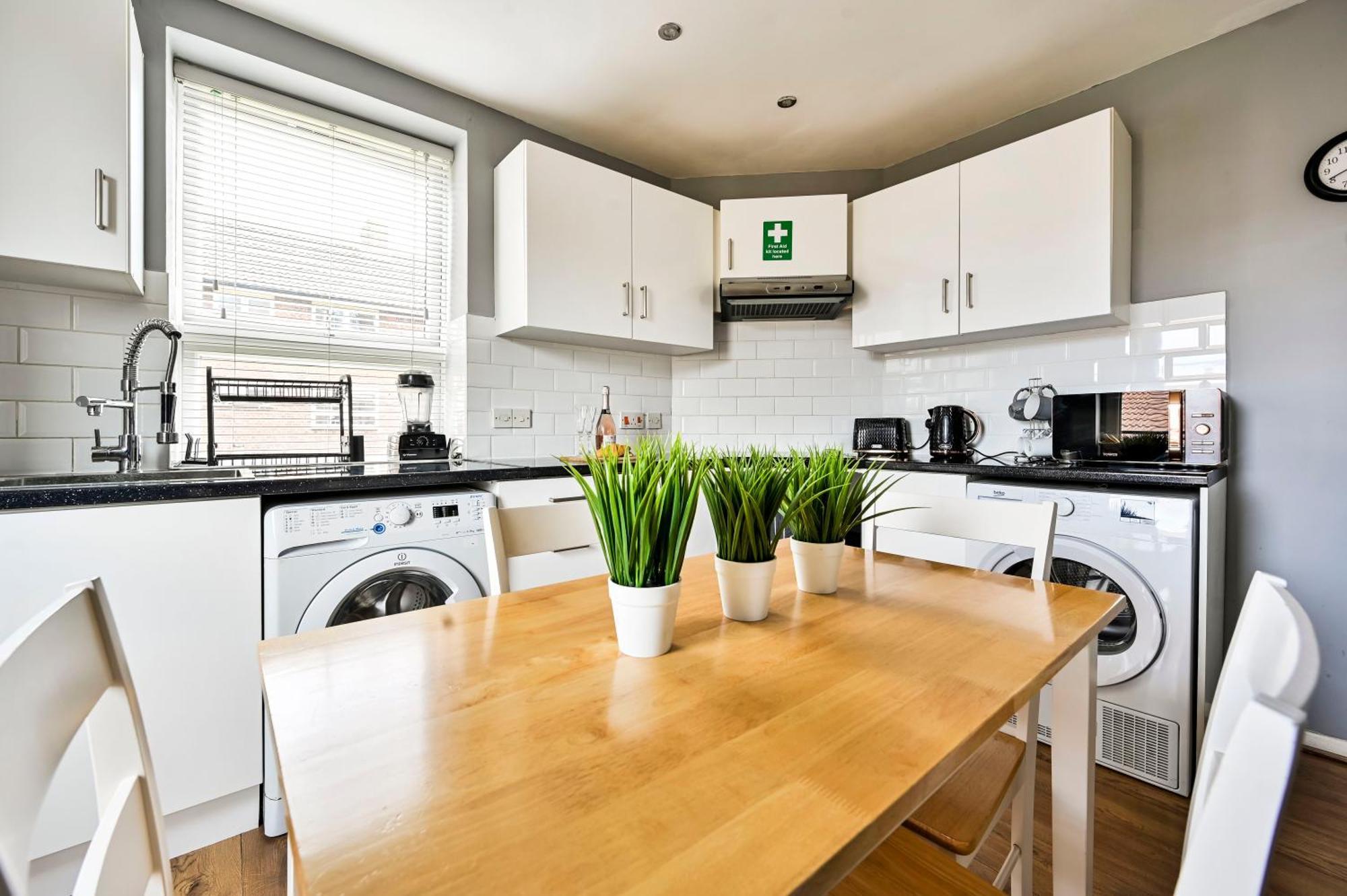 Cosy 1-Bed E15, Sleeps 4, 1 Min From Tube Station Near O2 Arena * Londres