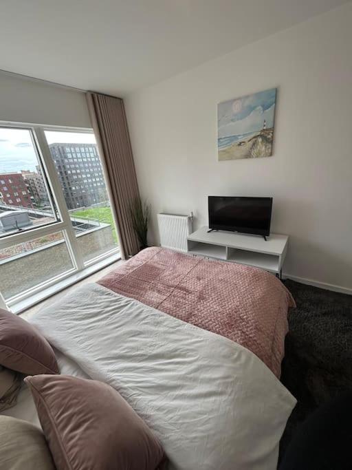 Apartment Contemporary Urban Retreat, 2-bedroom Haven By City Airport London