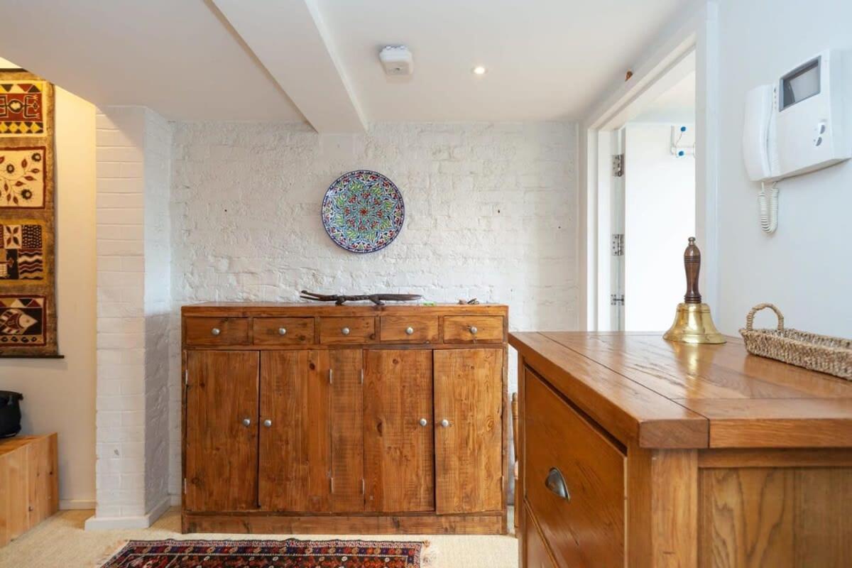 Charming 1 Bedroom In Old School House *