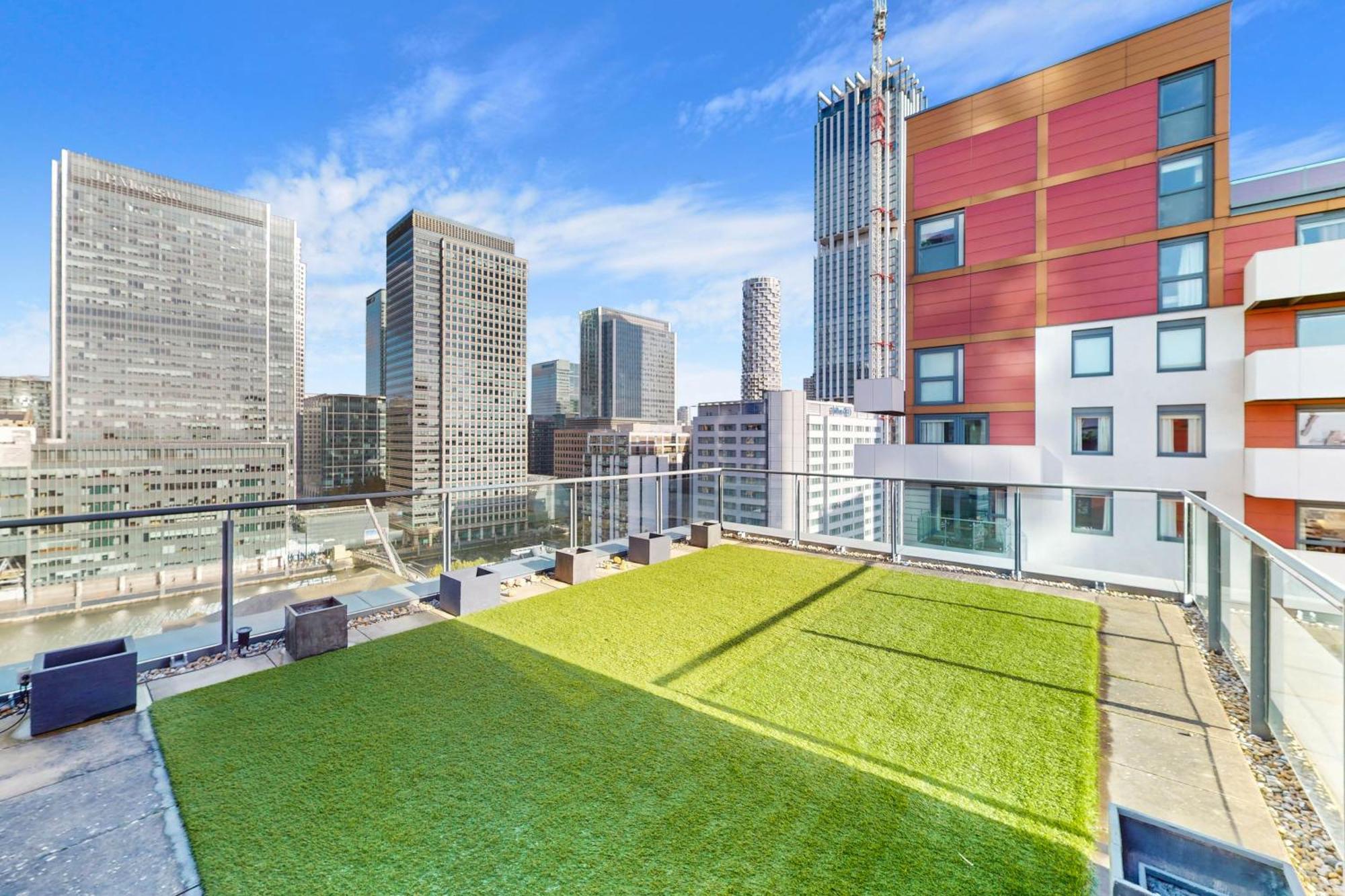Apartment Stylish 2bed Penthouse With Private Roof Terrace In Canary Wharf *