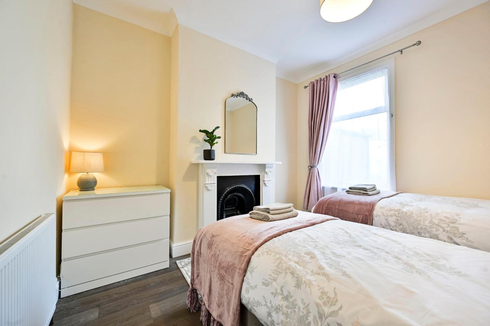 A Two Bedroom A Stride Away From Meridian Greenwich Apartamento *