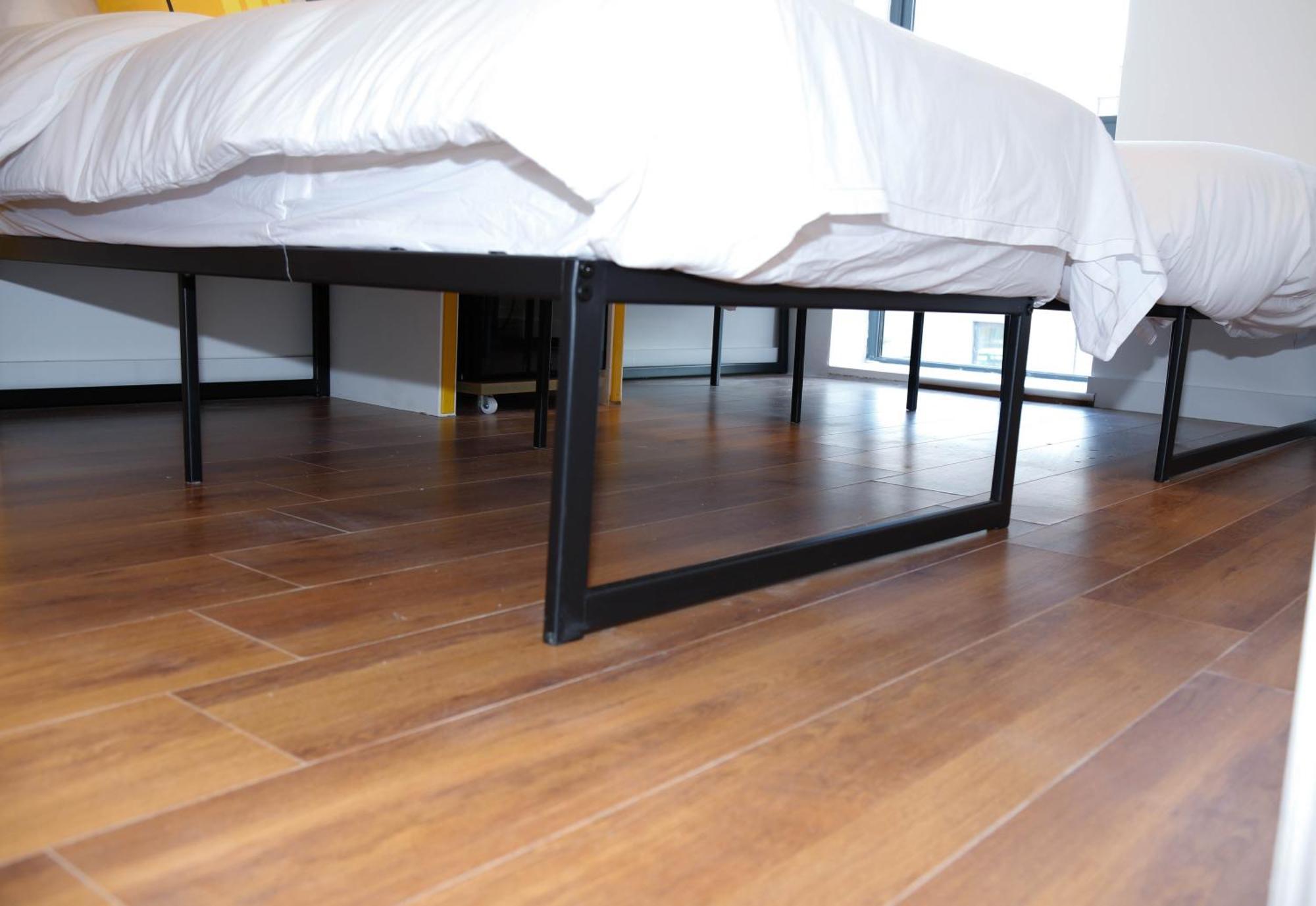 New Luxury In Location Next To Shops, Cafes, Bars & Metro * Londres