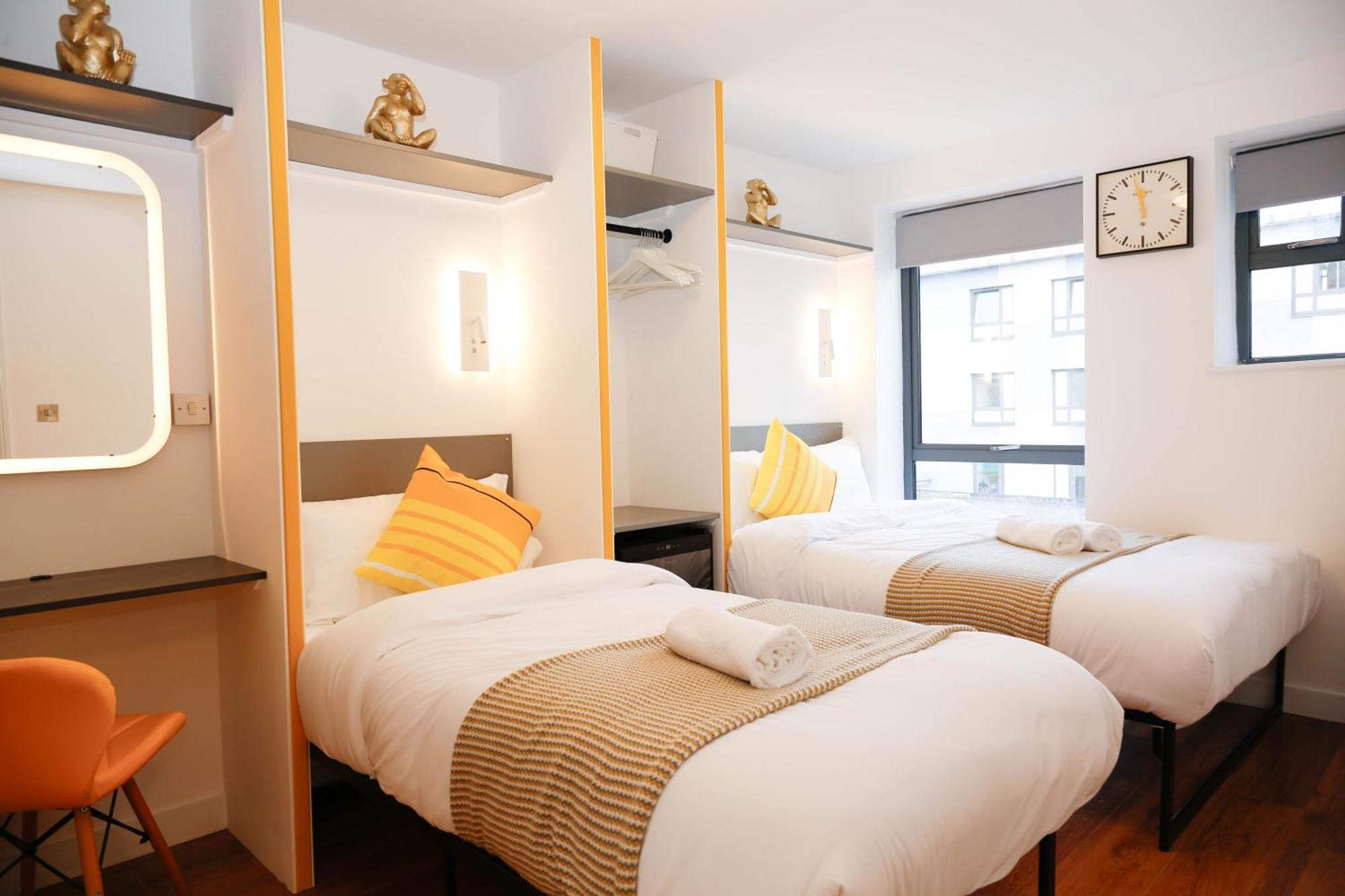 New Luxury In Location Next To Shops, Cafes, Bars & Metro Londres