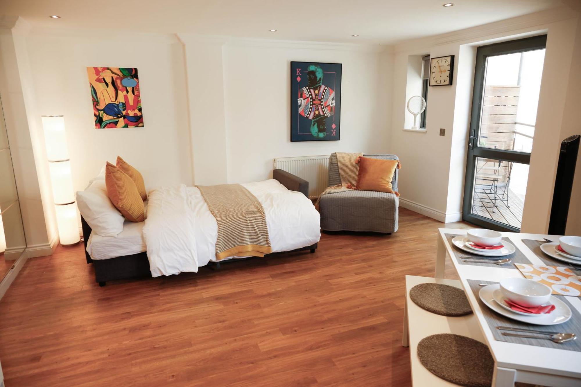 New Luxury In Location Next To Shops, Cafes, Bars & Metro Londres
