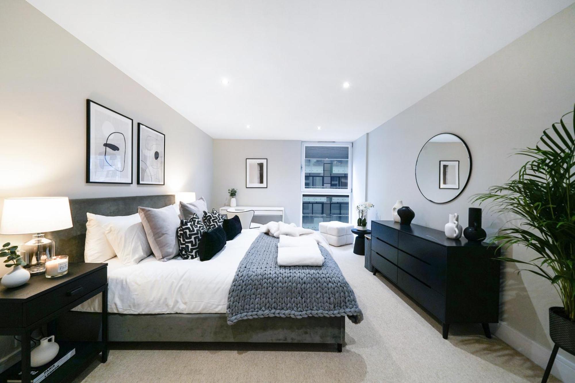 Appartement Spacious 1 Bed Flat With Balcony Minutes Walk To Canary Wharf *