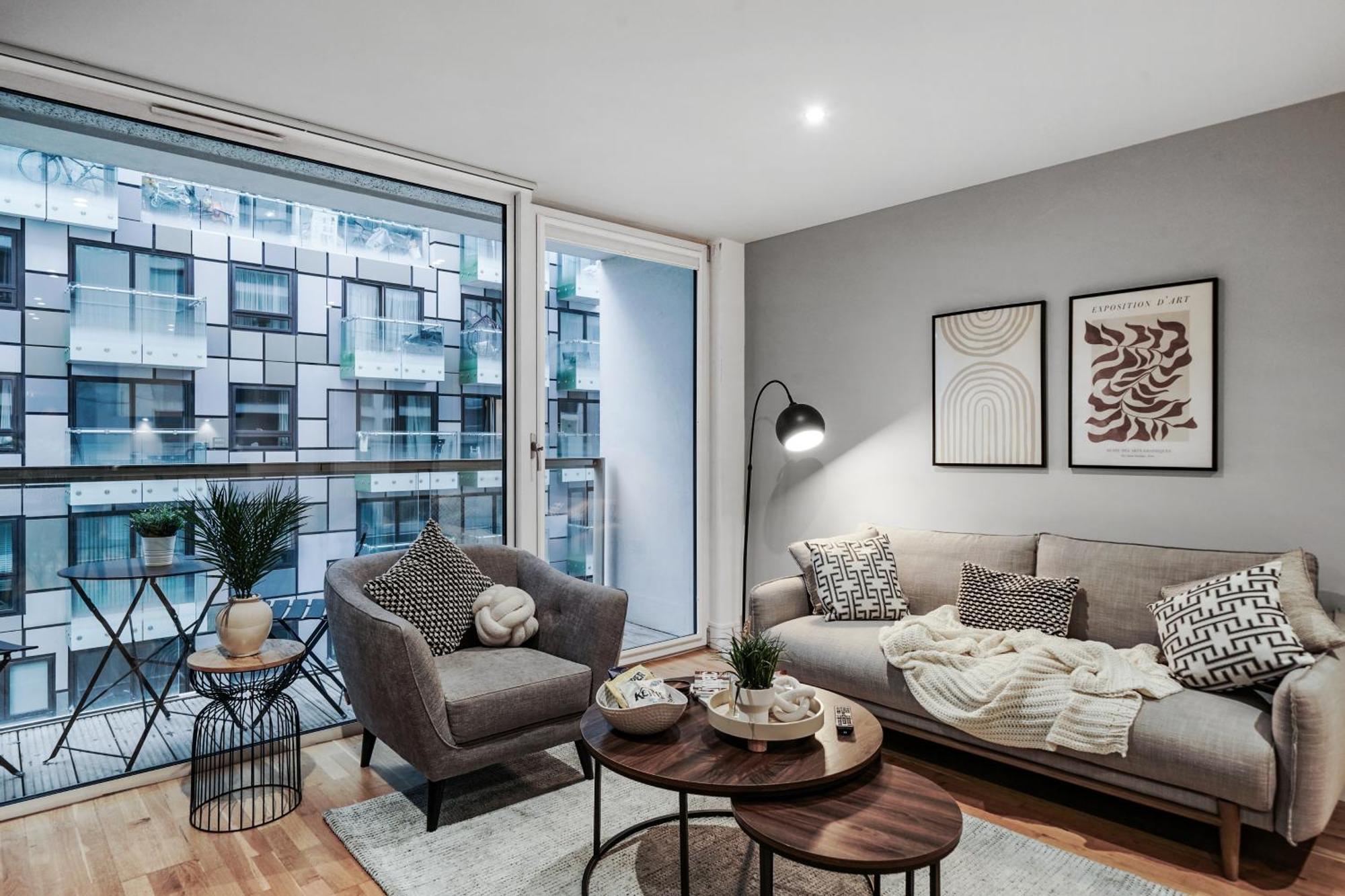 Appartement Spacious 1 Bed Flat With Balcony Minutes Walk To Canary Wharf
