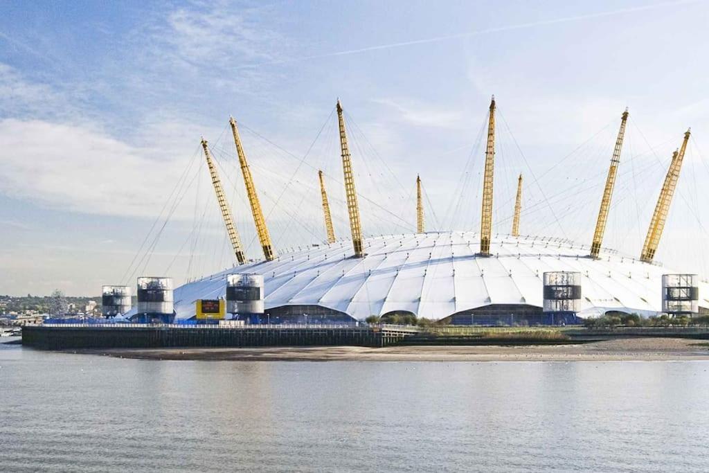 2 Bed Apartment, Near Canary Wharf, O2, Excel, Airport Londres