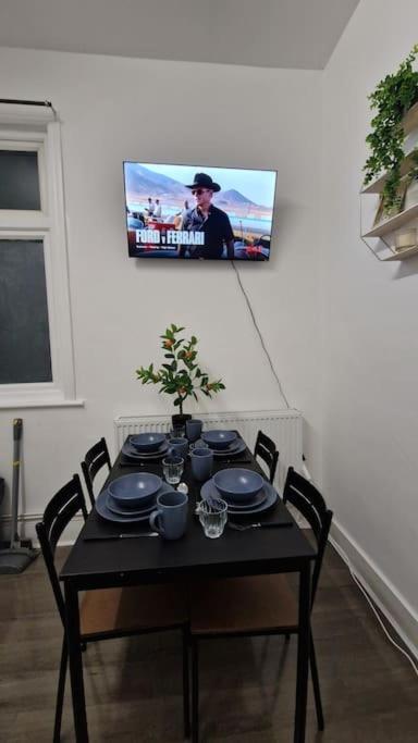 2 Bed Apartment, Near Canary Wharf, O2, Excel, Airport * Londres