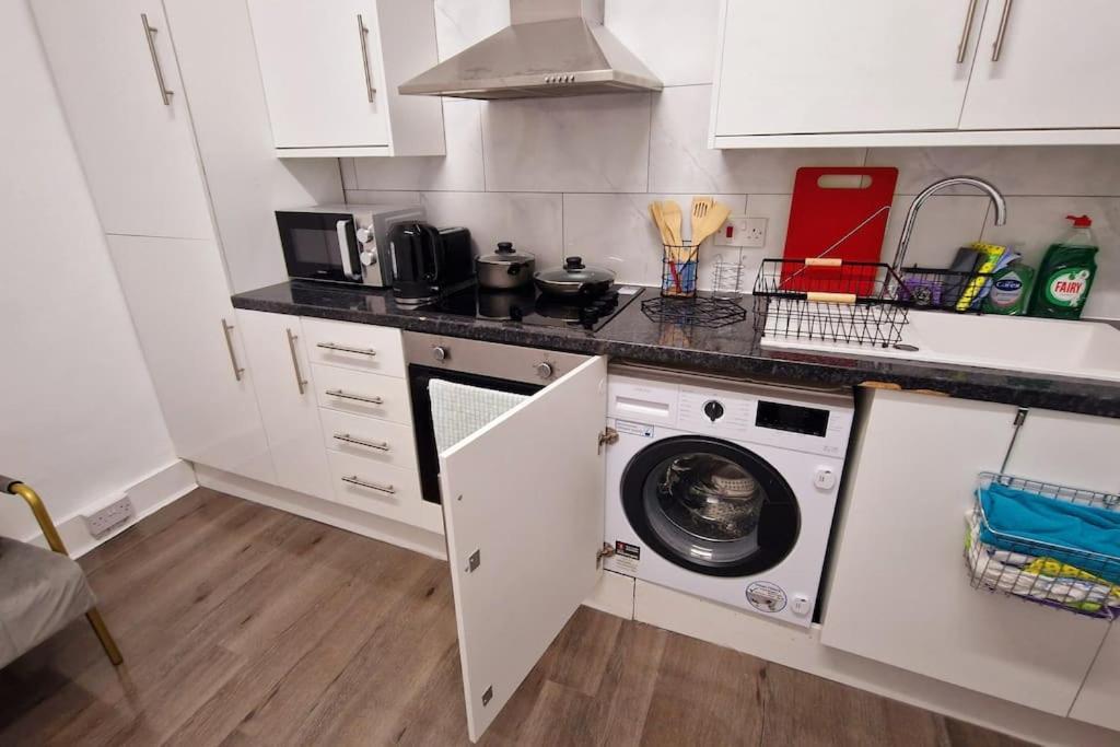 2 Bed Apartment, Near Canary Wharf, O2, Excel, Airport * Londres