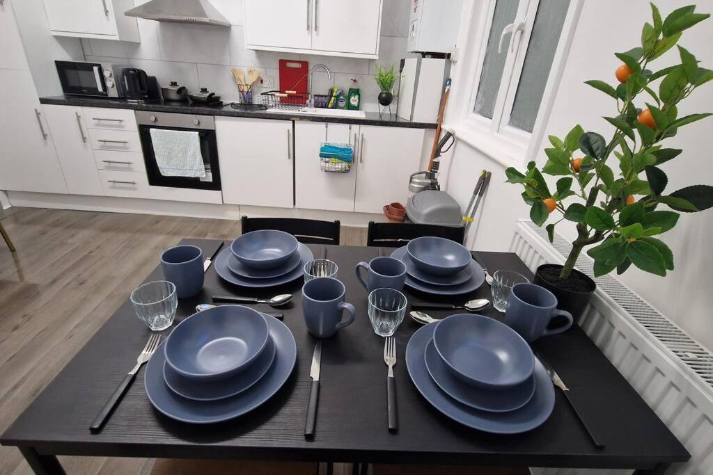 2 Bed Apartment, Near Canary Wharf, O2, Excel, Airport Londres