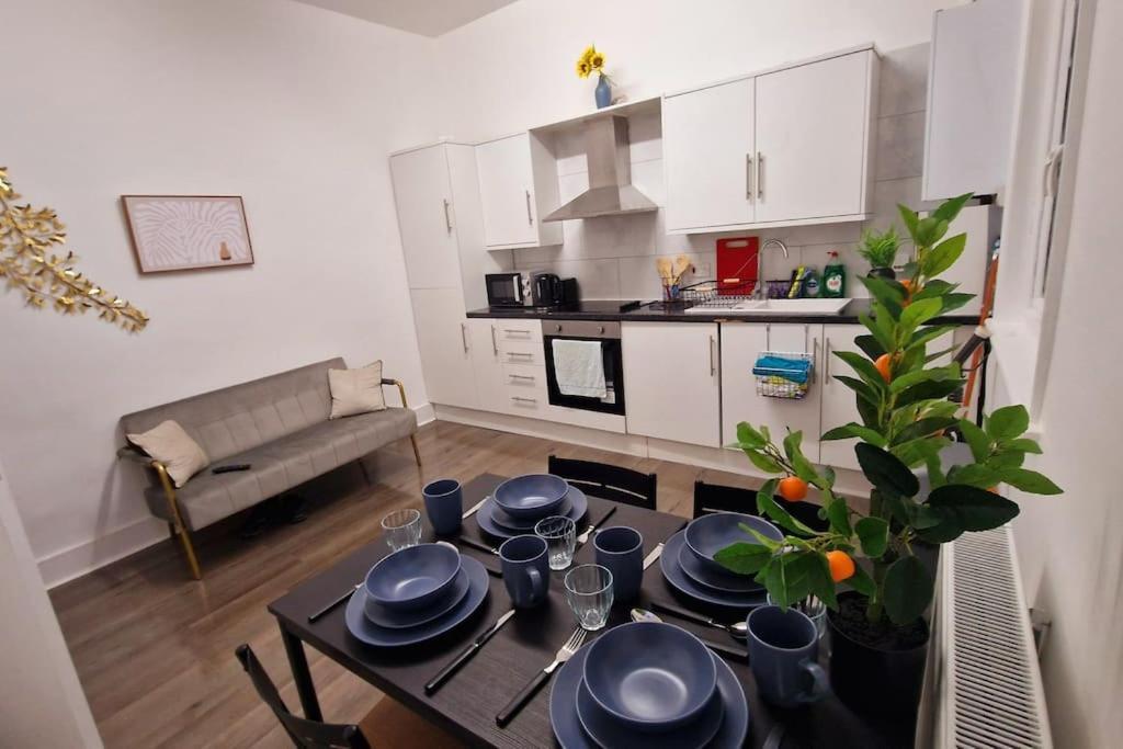 2 Bed Apartment, Near Canary Wharf, O2, Excel, Airport Apartamento Londres