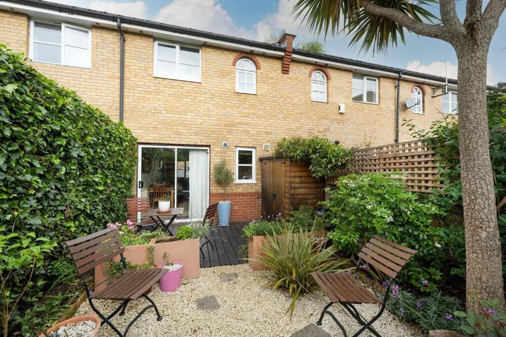 Ferienhaus Victoria Park 2 Bedroom House W/ Garden & Parking