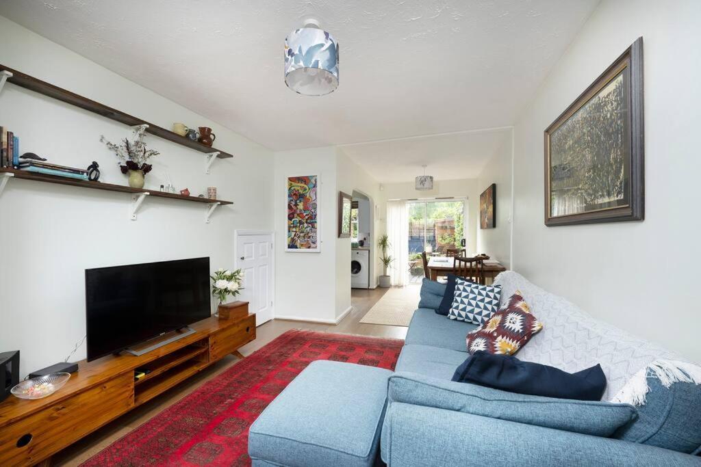 Victoria Park 2 Bedroom House W/ Garden & Parking Ferienhaus *