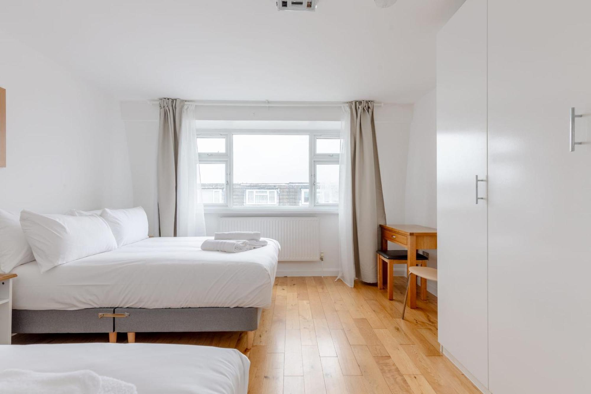 Spacious 4bd Near Excel London! Hébergement de vacances Londres