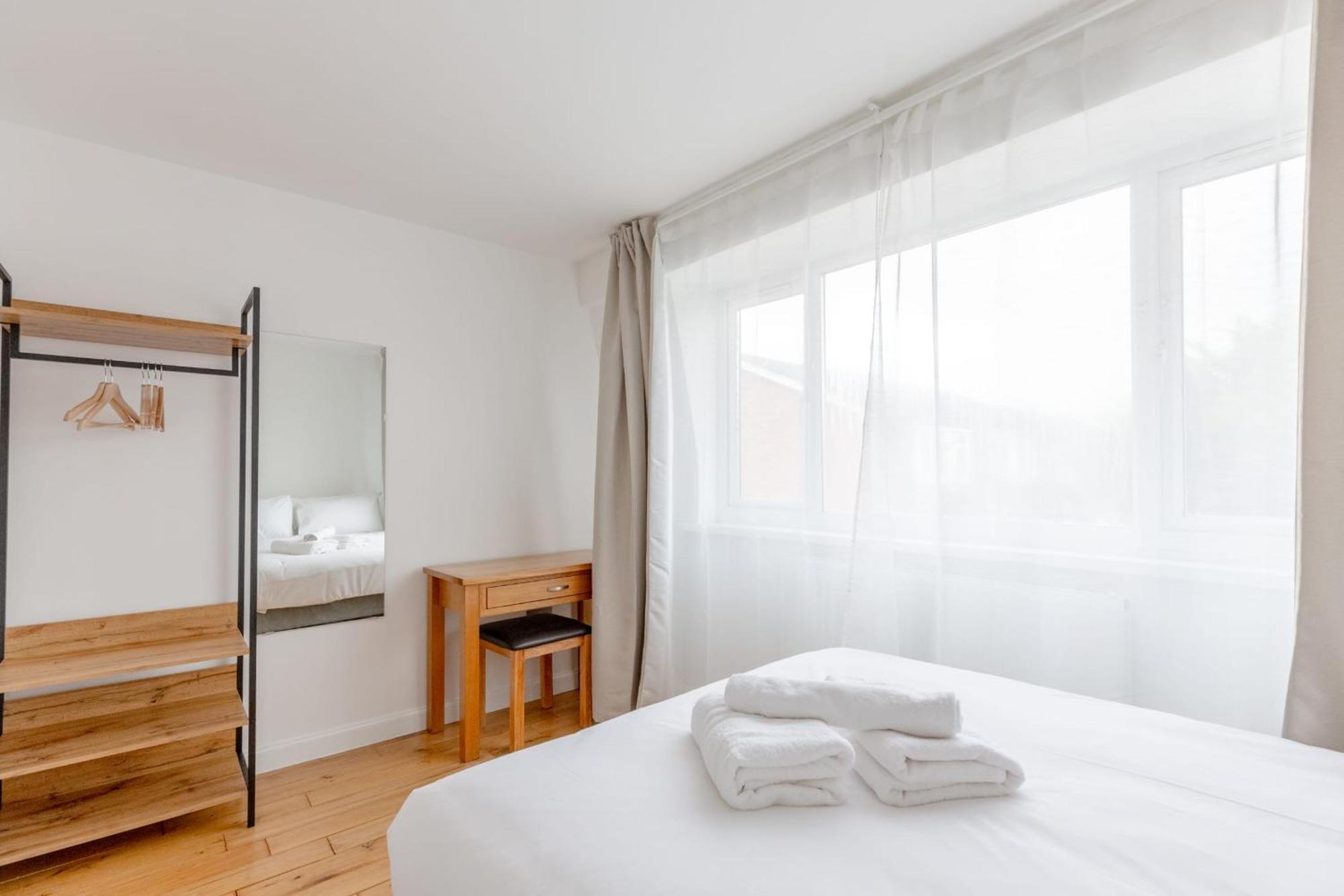 Spacious 4bd Near Excel London! Hébergement de vacances Londres