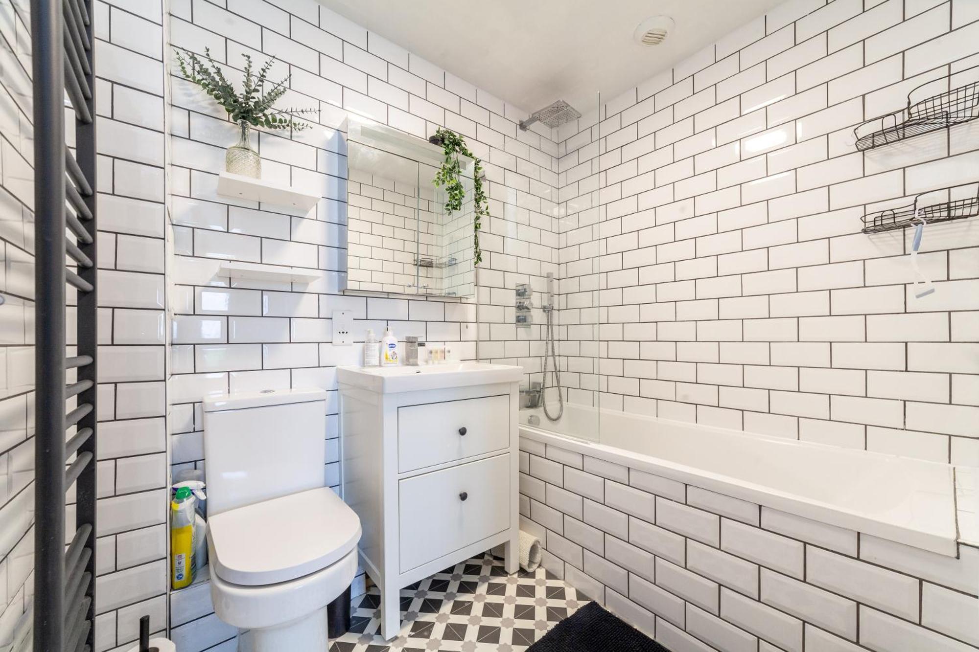 Apartment Stylish Chic Retreat: 1-bed, Near Canary Wharf London