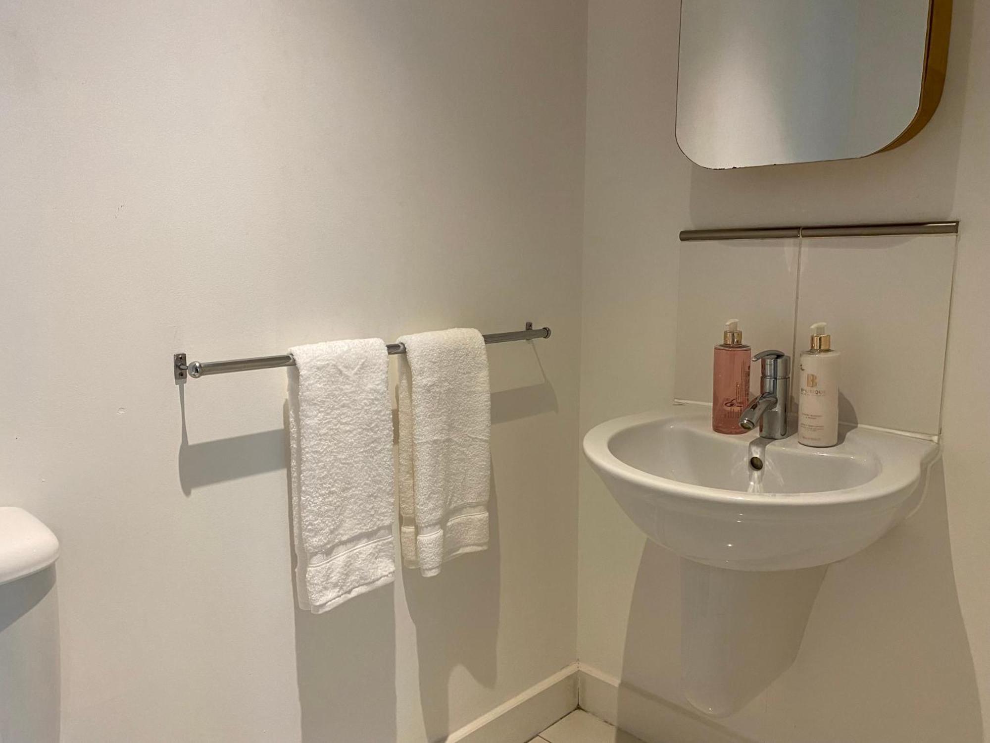 Cosy 3 Bed Penthouse In Royal Docks Londres