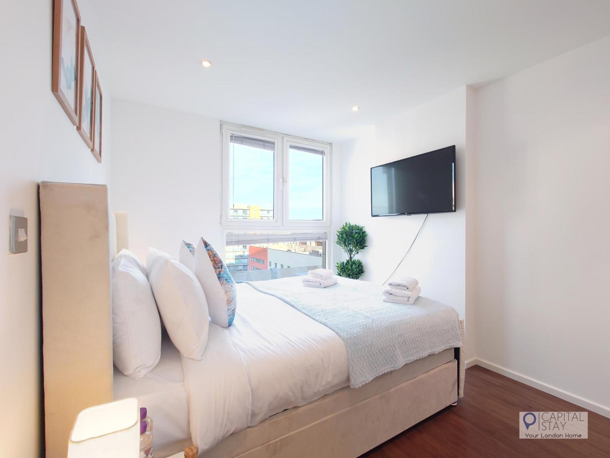Deluxe Two Bed By Excel & O2 *
