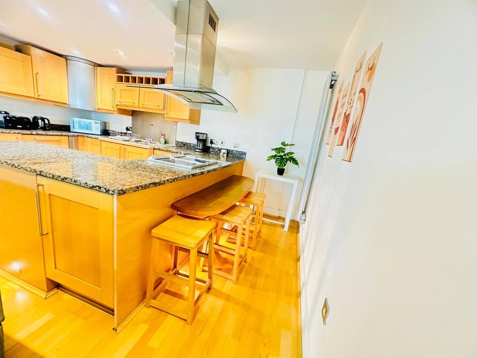 Modern 2bed 2bath Canary Wharf - Upto 5 Person Appartement Londres