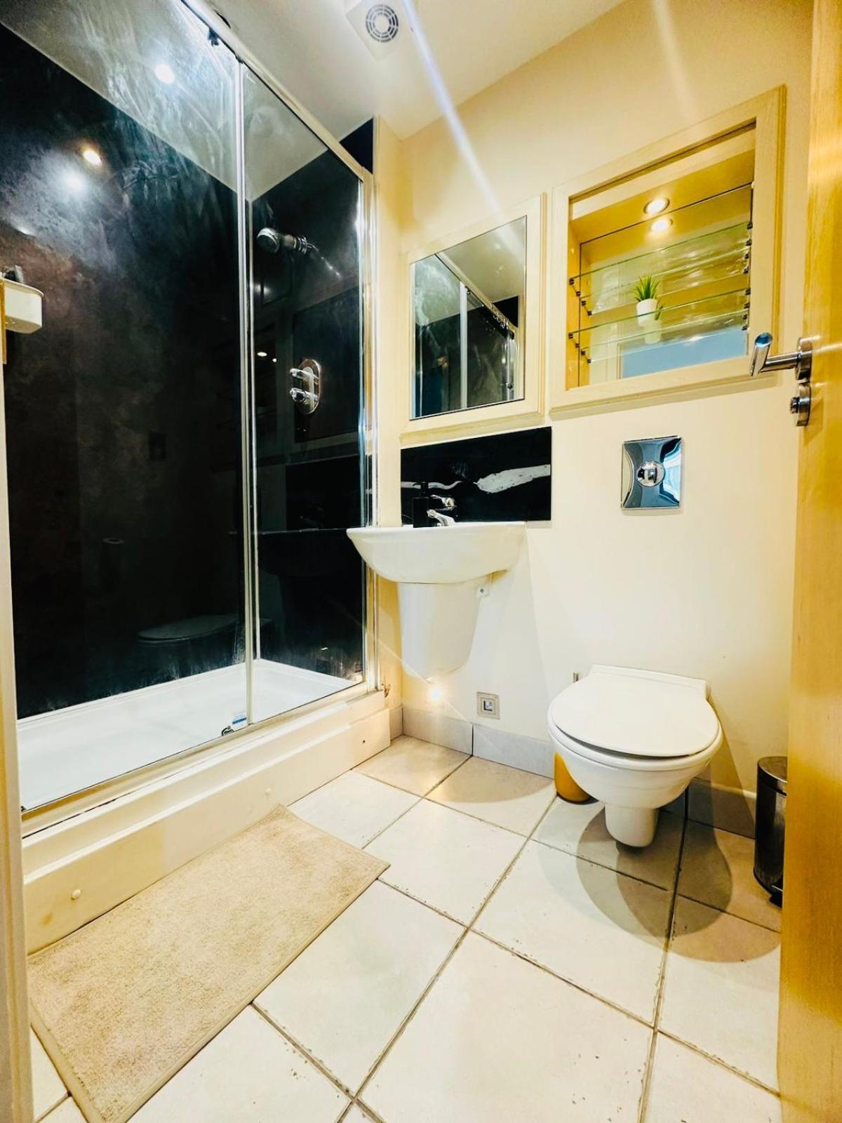 Modern 2bed 2bath Canary Wharf - Upto 5 Person Londres