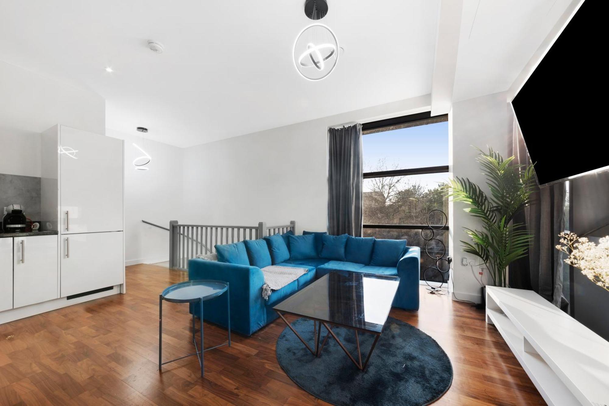 Riverside 2 Bedroom Stratford * Londres
