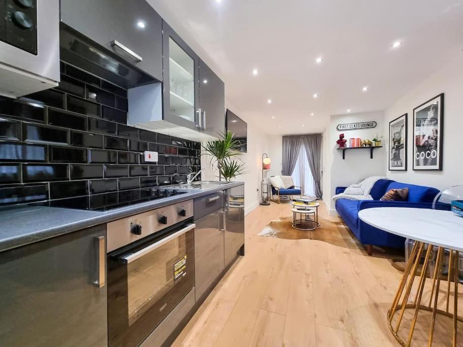 Stylish And Cosy 2 In W Private Parking Londres