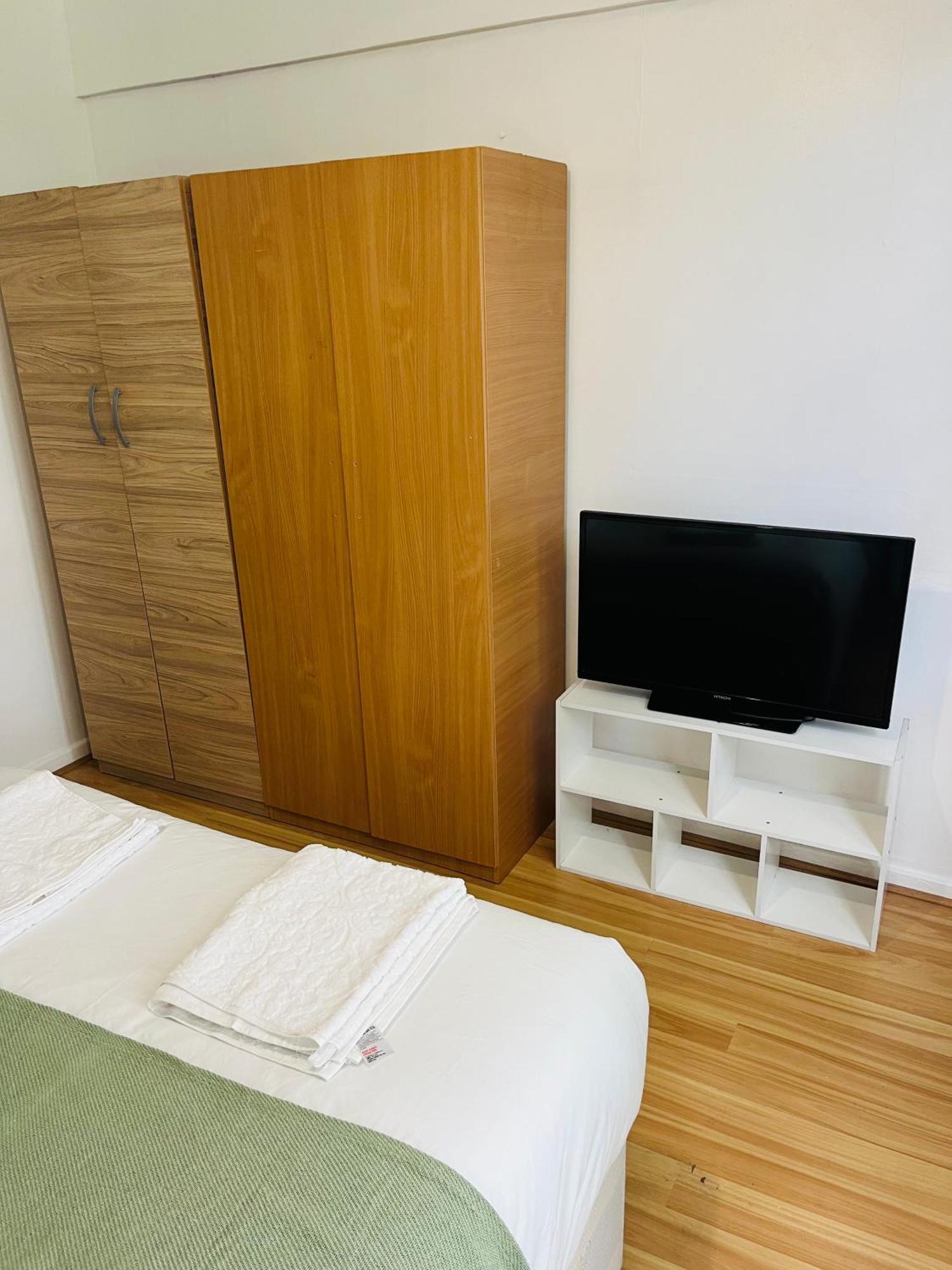 Apartamento Ensuite With Kitchen Ext Large With Balcony In Zone 2
