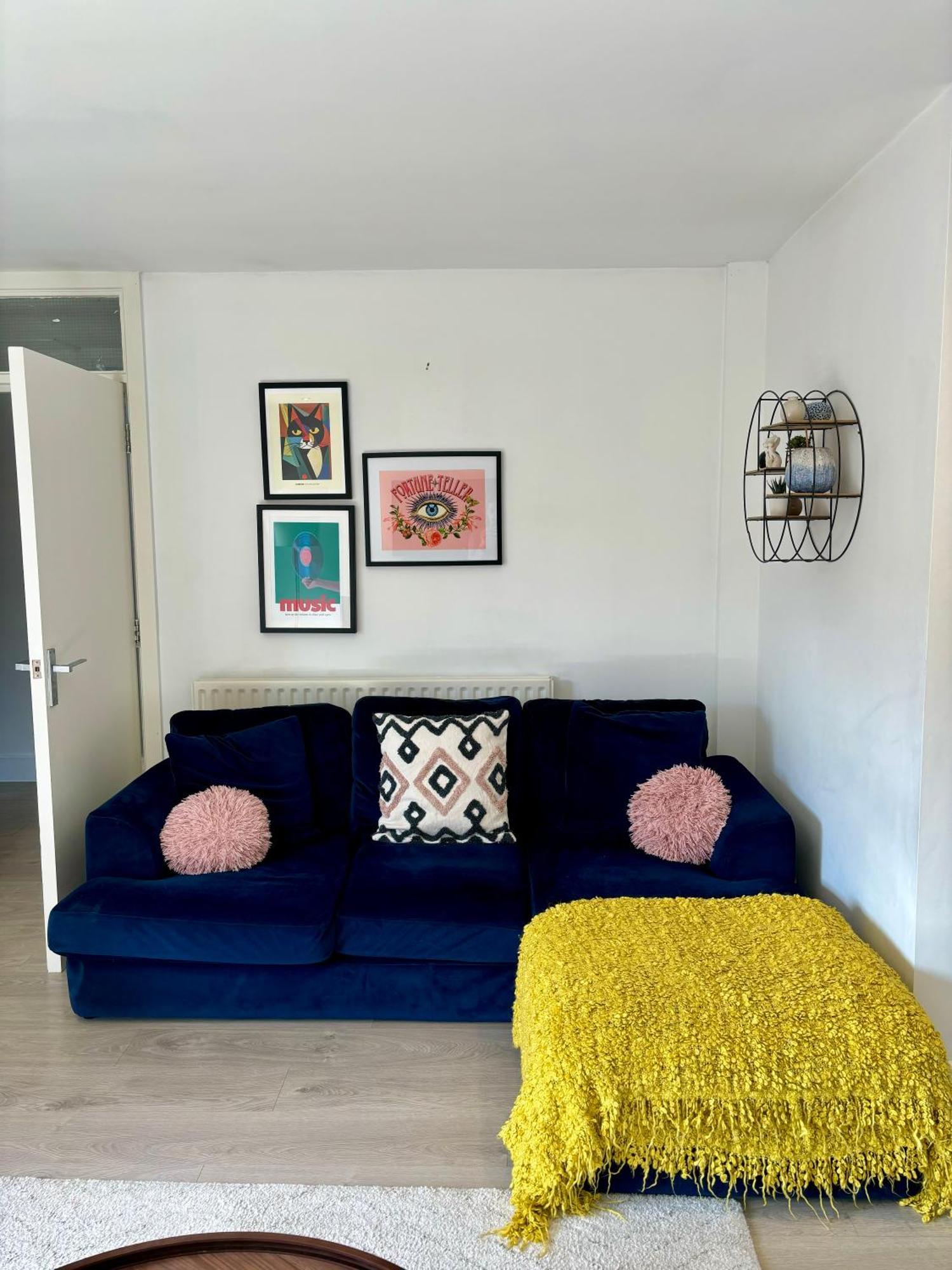 2 Bed, Open Plan, Modernised Flat, Canary Wharf *