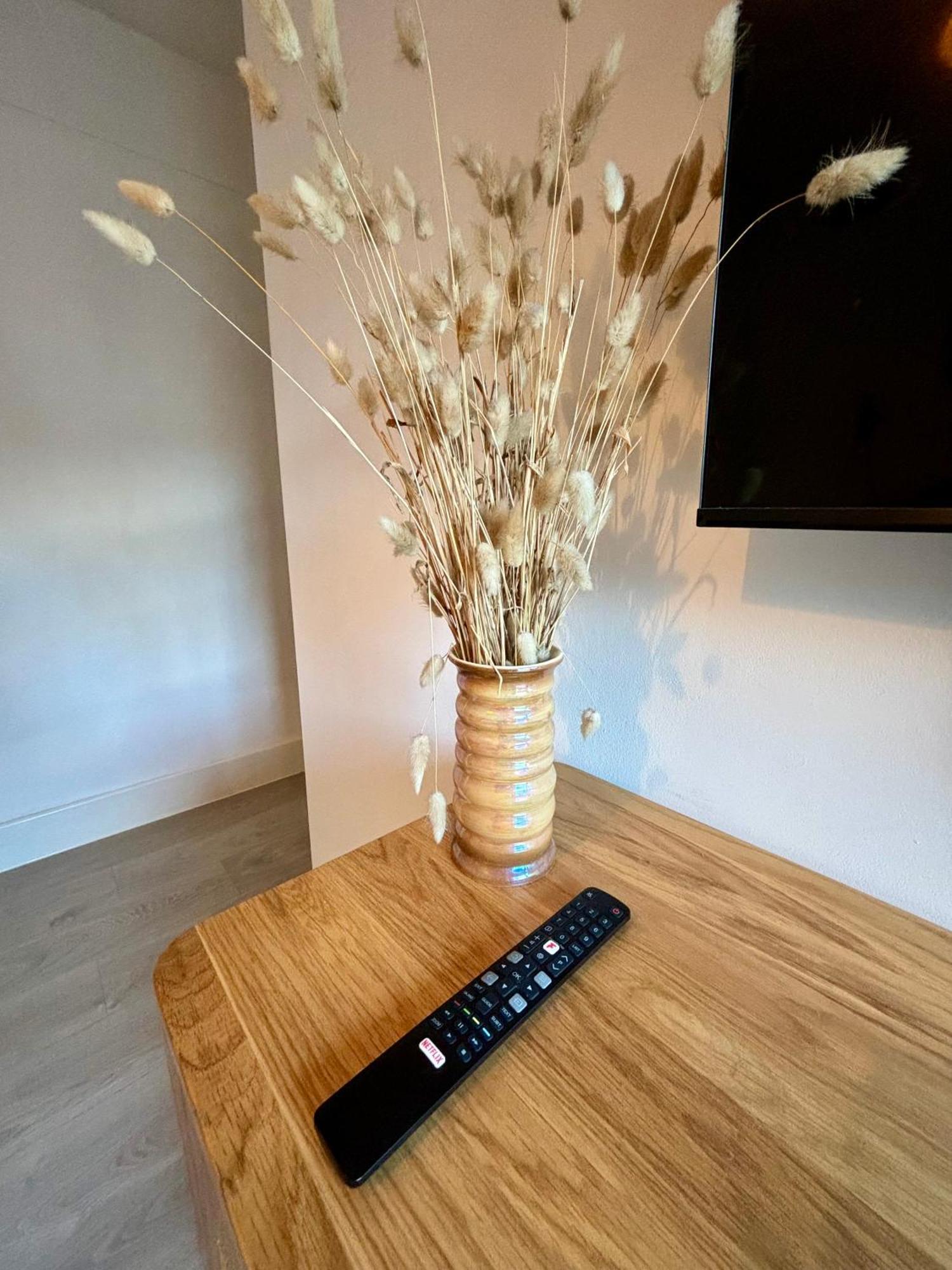 2 Bed, Open Plan, Modernised Flat, Canary Wharf * Londres
