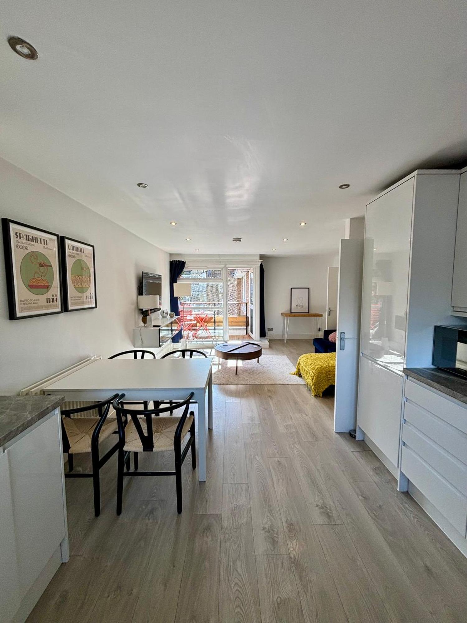 Appartement 2 Bed, Open Plan, Modernised Flat, Canary Wharf