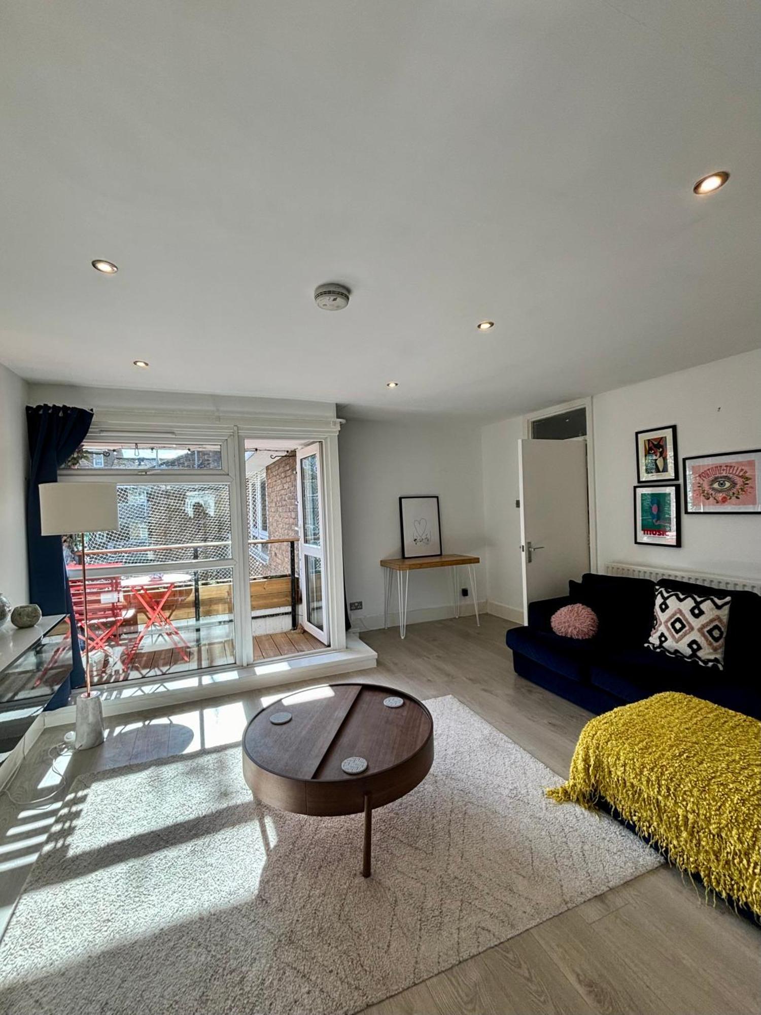 2 Bed, Open Plan, Modernised Flat, Canary Wharf * Londres