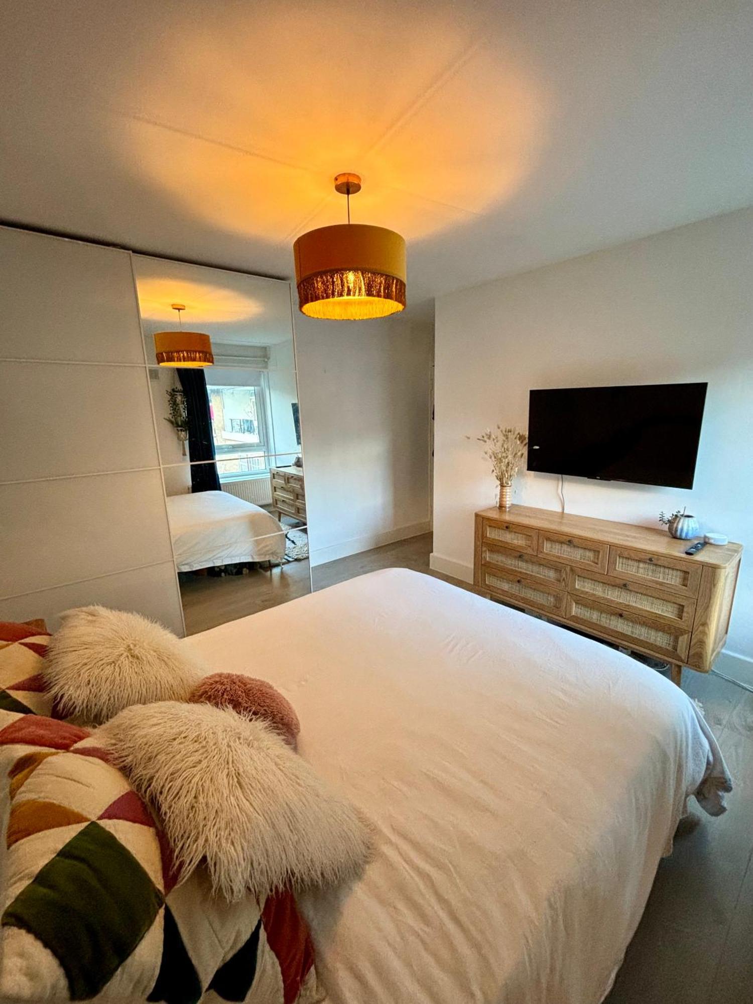 Appartement 2 Bed, Open Plan, Modernised Flat, Canary Wharf