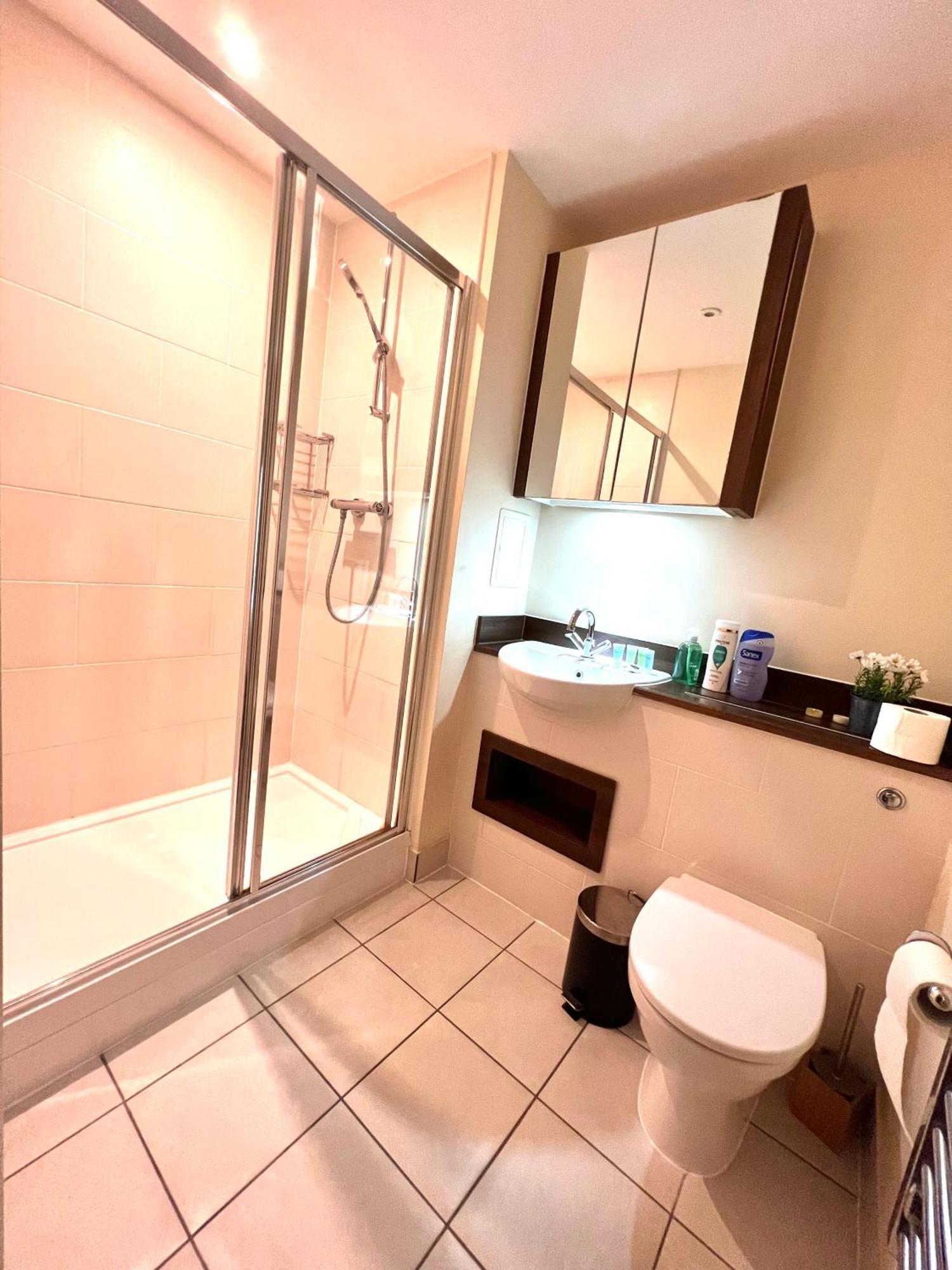 Canada Water Se16 7aq 2bed 2bathroom Ap * Londres