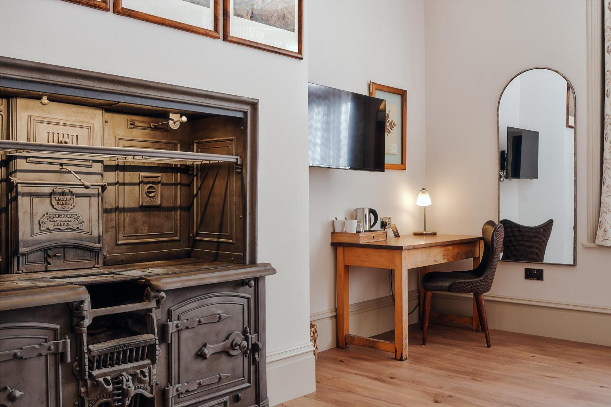 The Black Lion Pub & Boutique London
