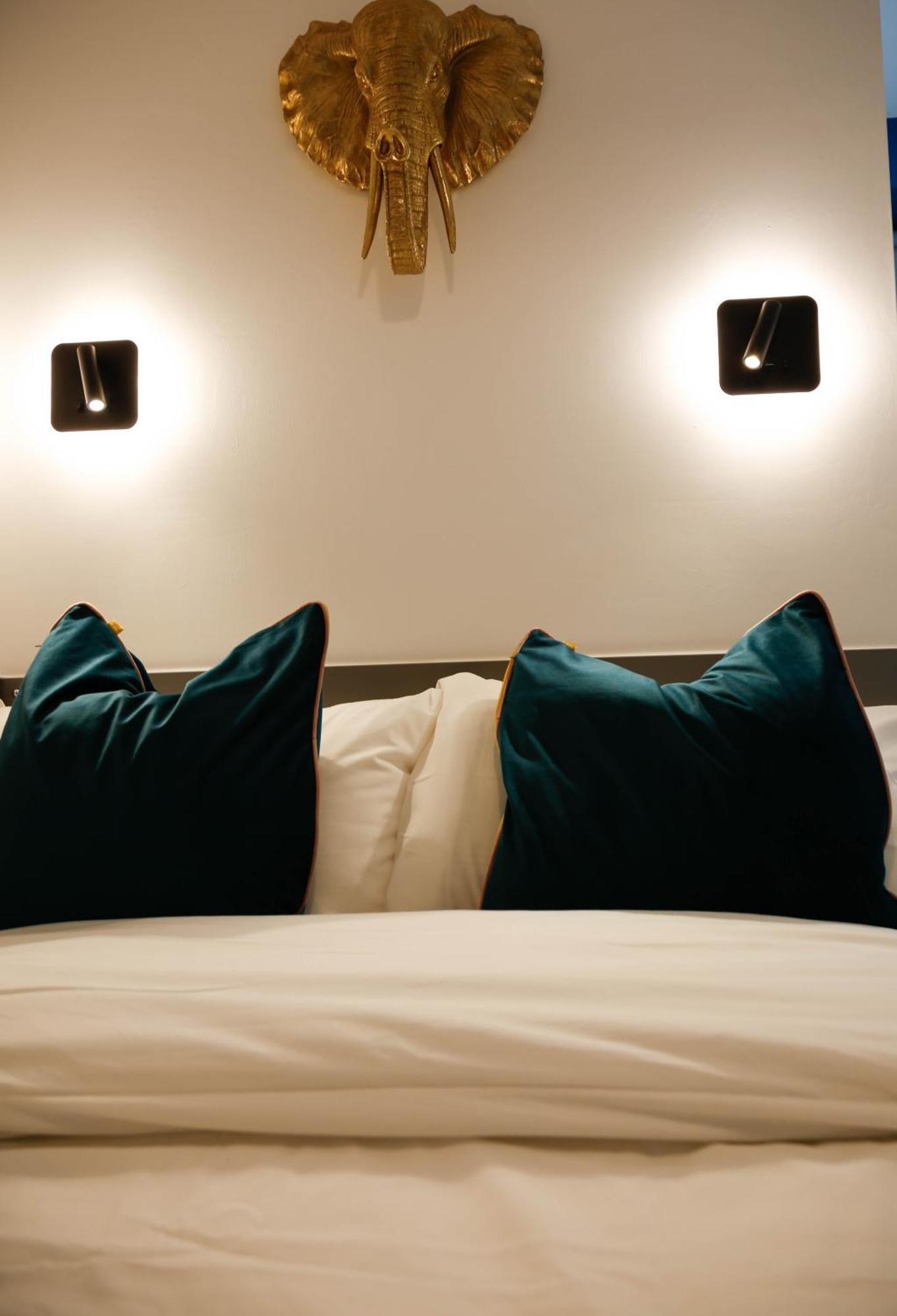 New Luxury In The Heart Of Next To Shops, Cafes, Bars & Metro With Shared Bathrooms Accommodatie bij particulieren